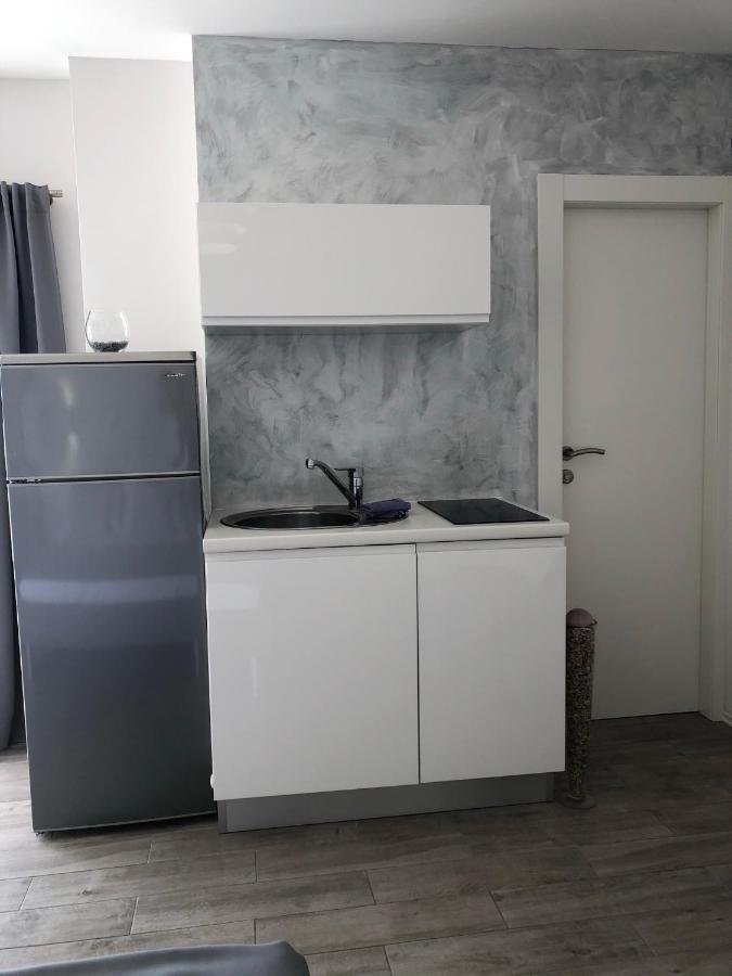 Apartmani Milka I Jozo Omis Exterior photo