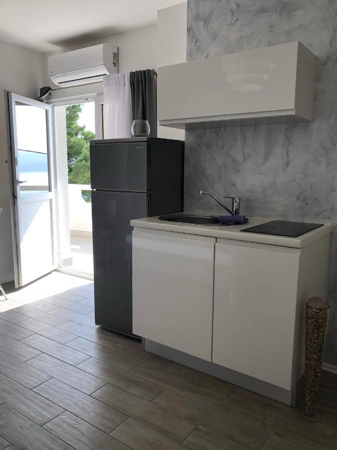 Apartmani Milka I Jozo Omis Exterior photo