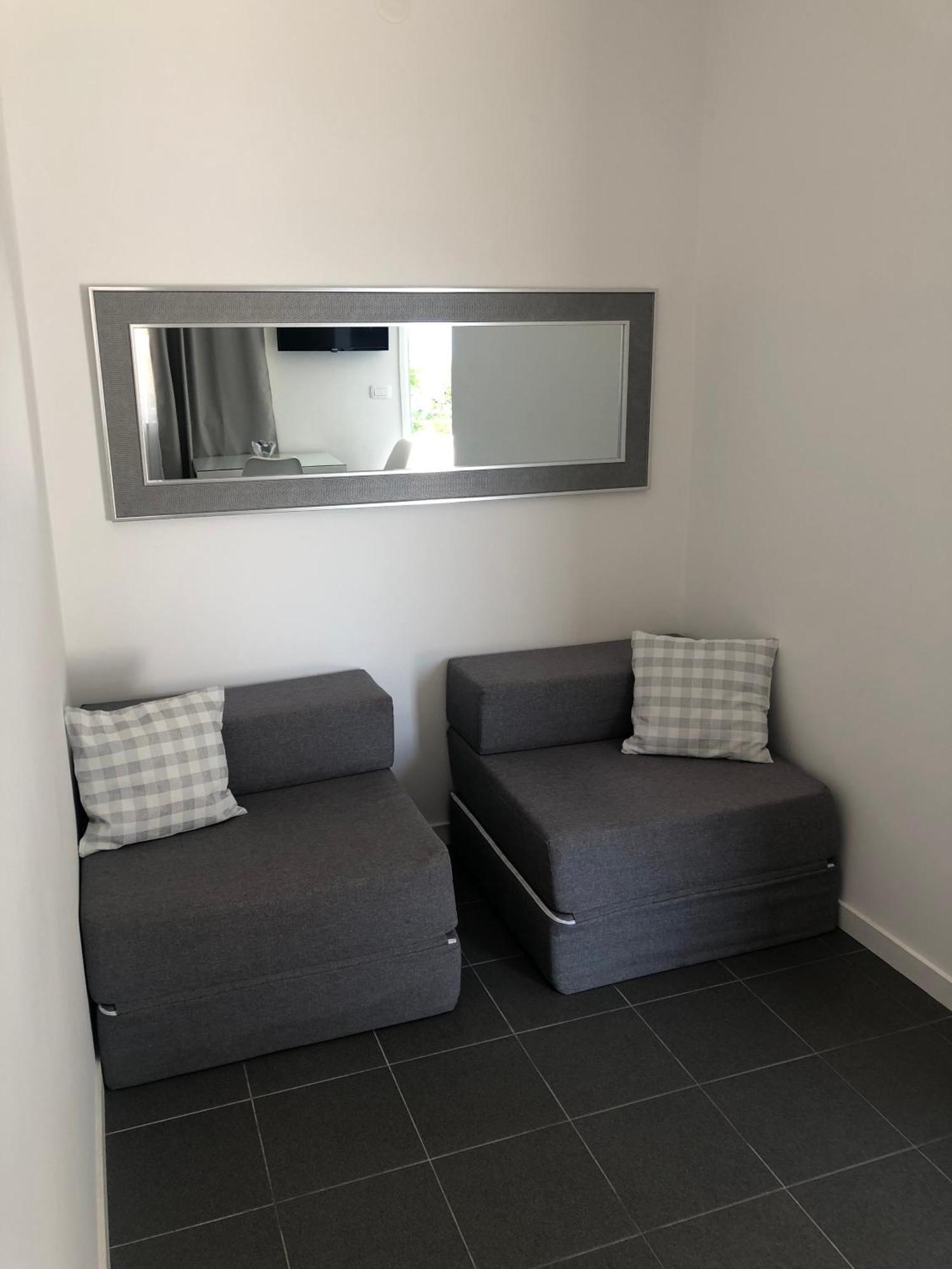 Apartmani Milka I Jozo Omis Exterior photo