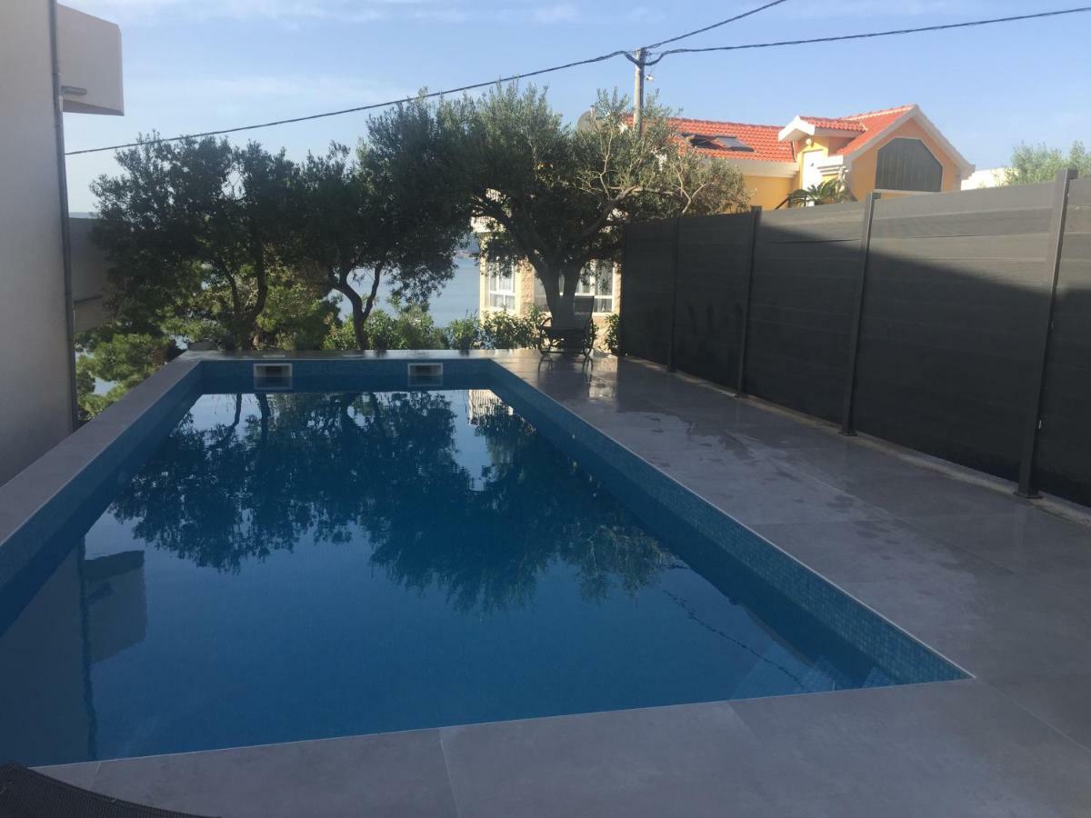 Apartmani Milka I Jozo Omis Exterior photo