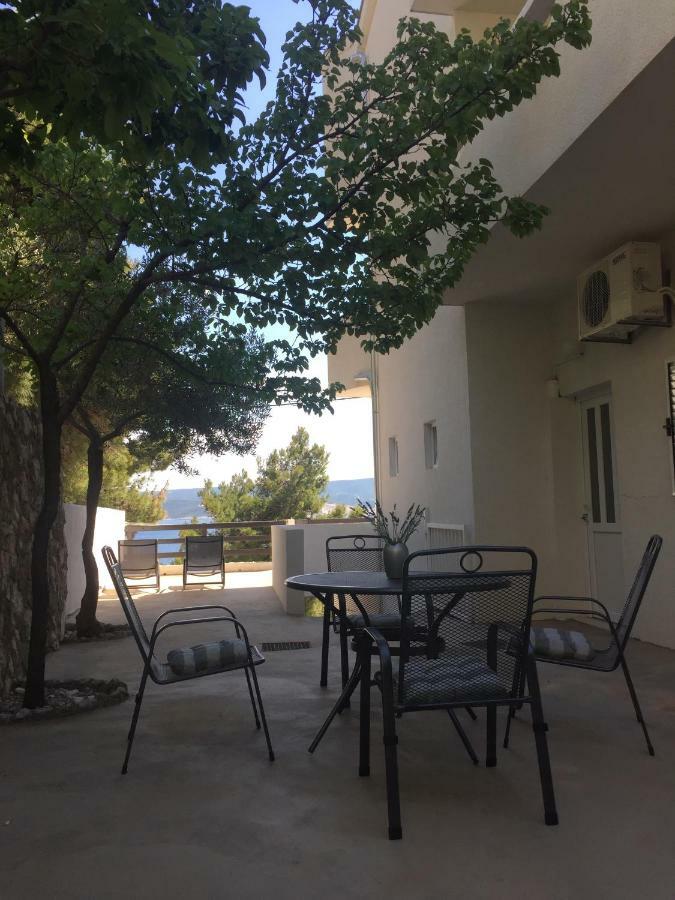 Apartmani Milka I Jozo Omis Exterior photo